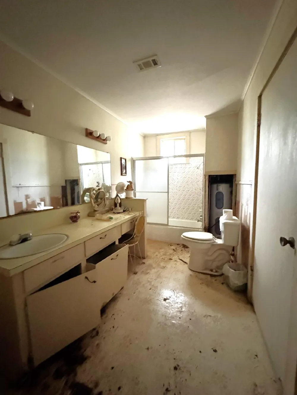 704 E Elder Street Colmesneil, TX 75938