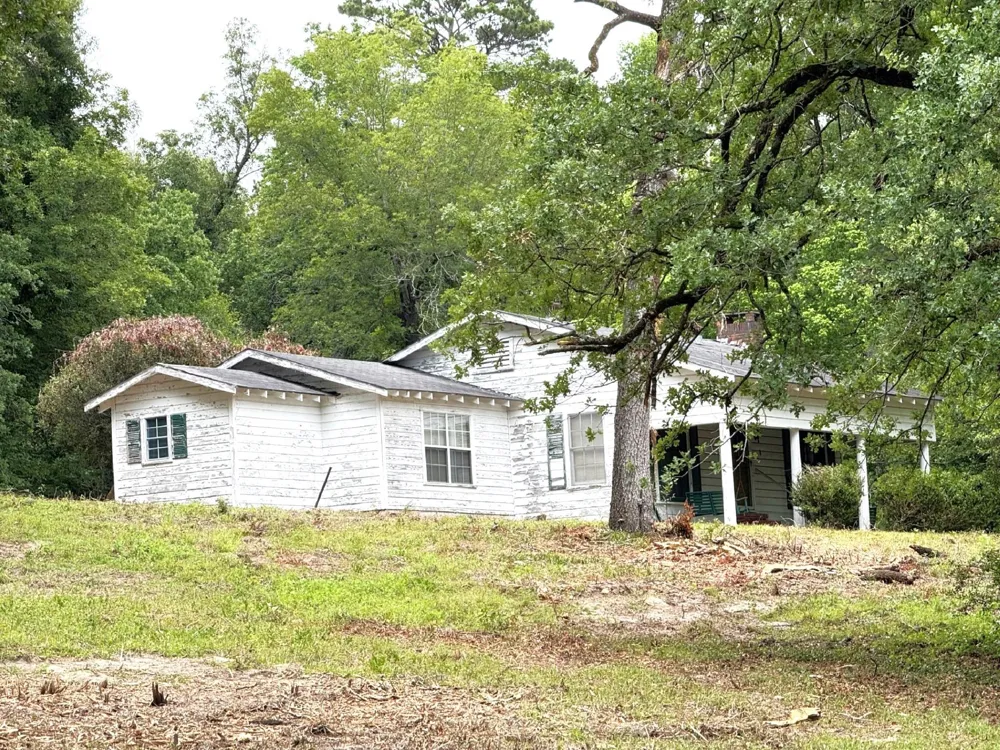 704 E Elder Street Colmesneil, TX 75938