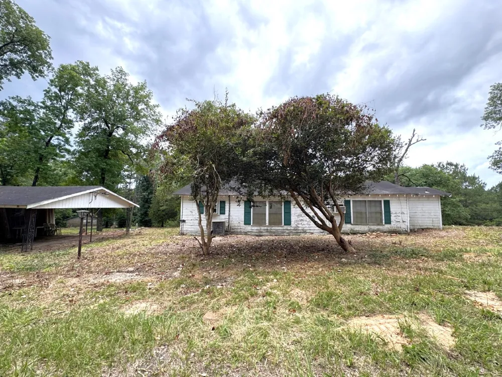 704 E Elder Street Colmesneil, TX 75938