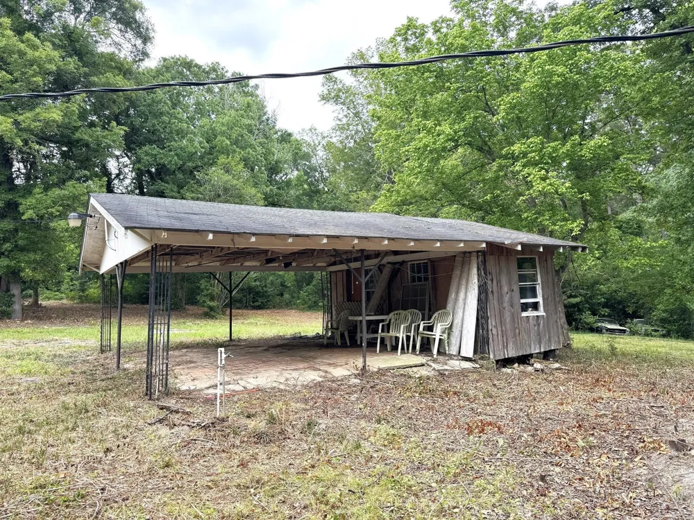 704 E Elder Street Colmesneil, TX 75938