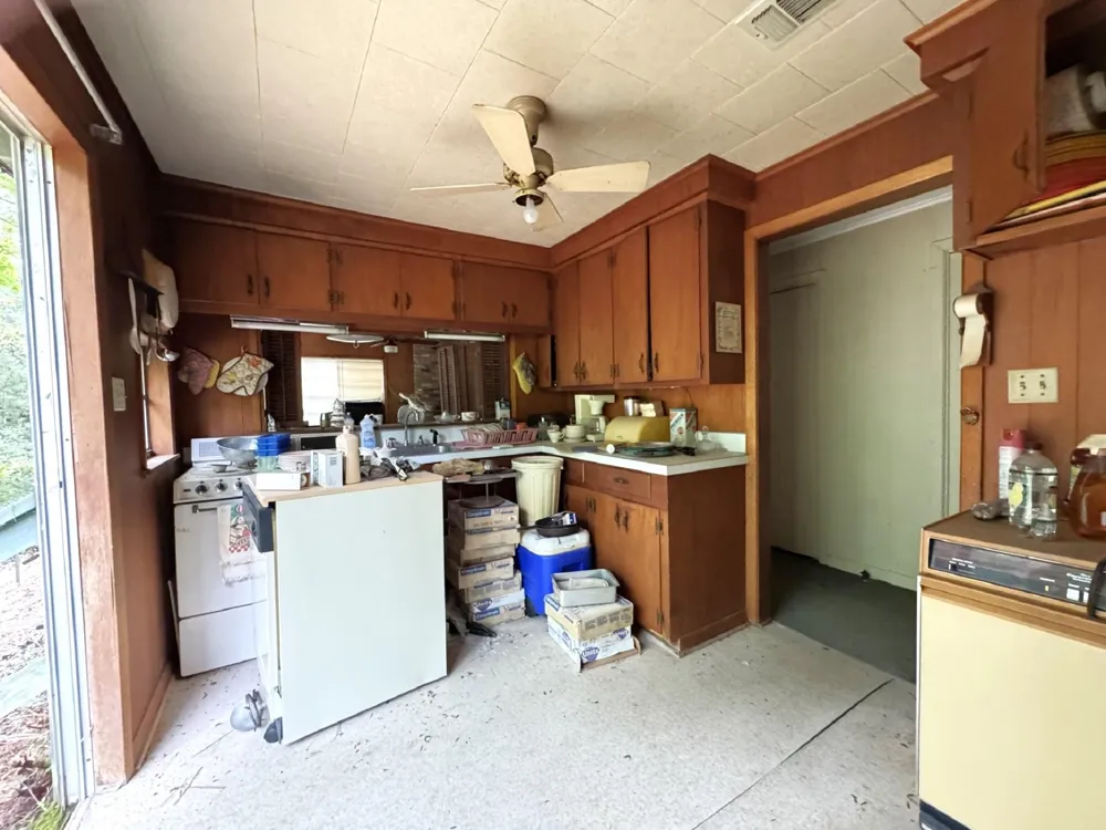 704 E Elder Street Colmesneil, TX 75938