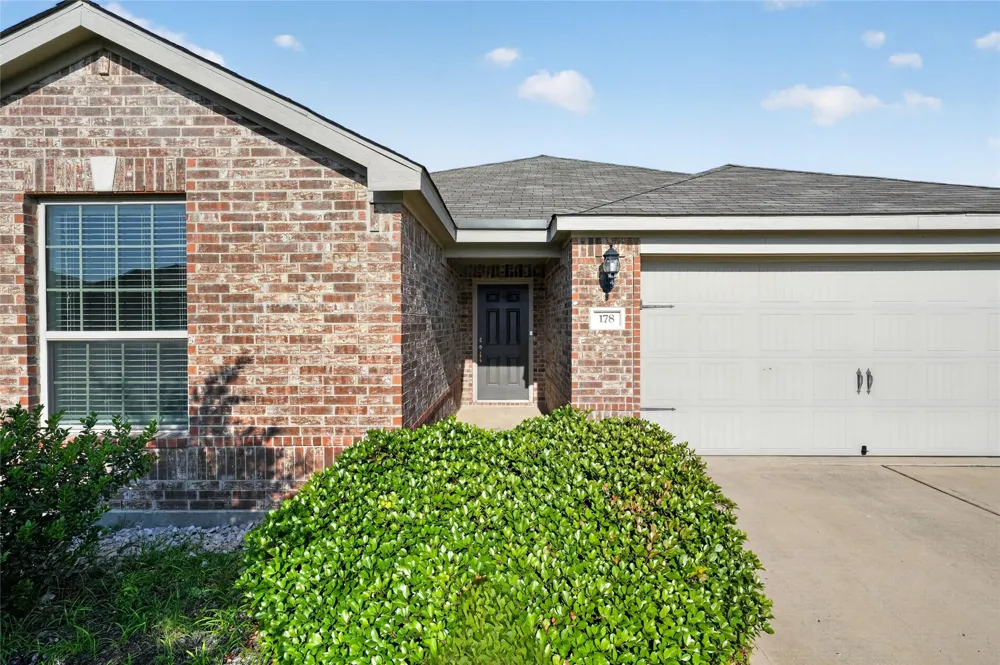178 Presidents Way Venus, TX 76084