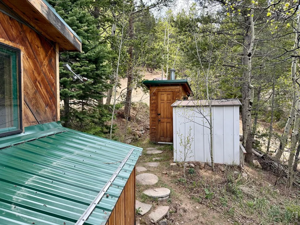 38 B and M Street Ward, CO 80481