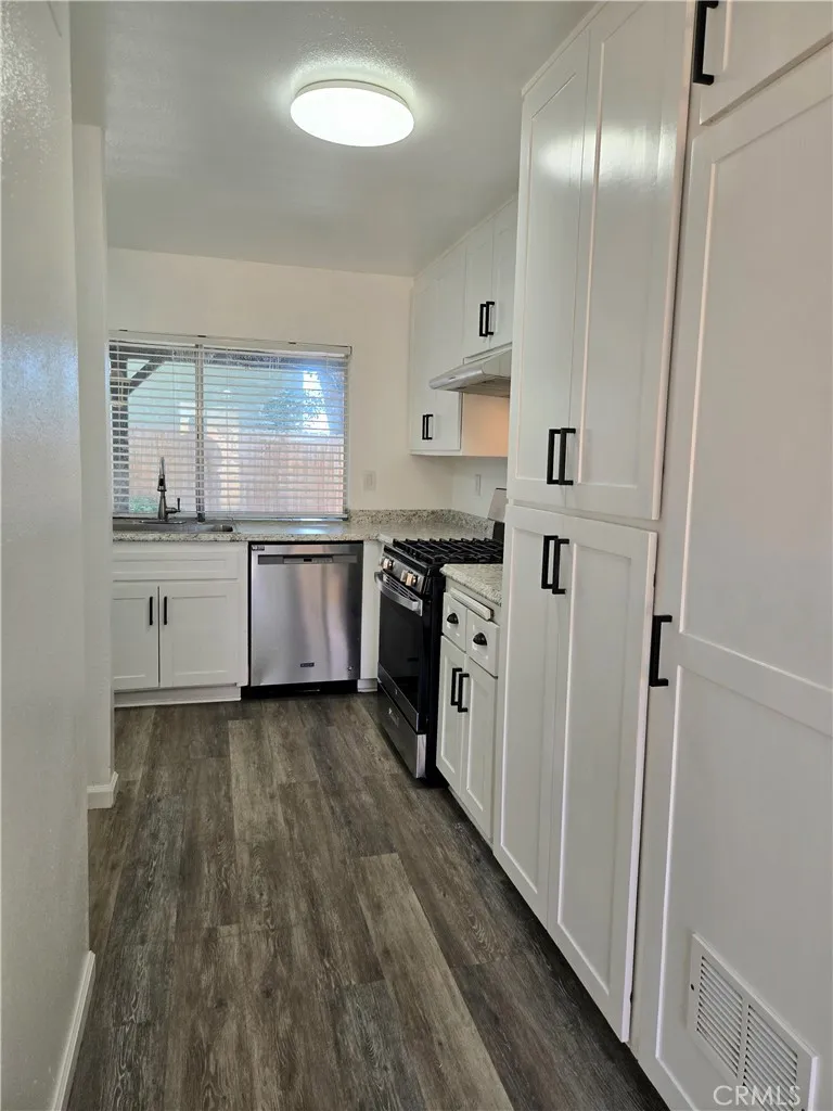 853 Douglas Court Hemet, CA 92543