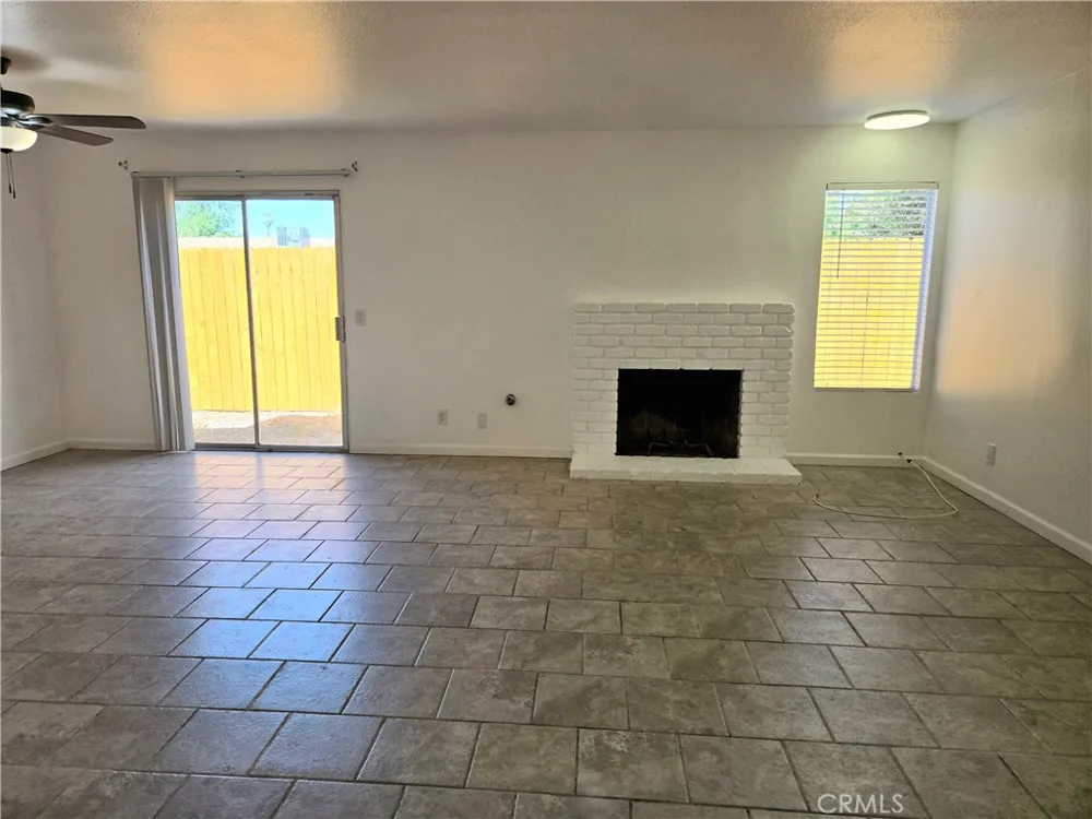 853 Douglas Court Hemet, CA 92543