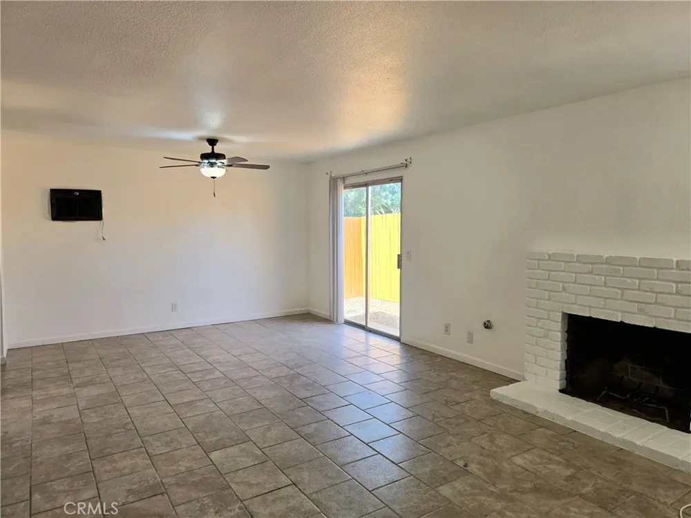 853 Douglas Court Hemet, CA 92543
