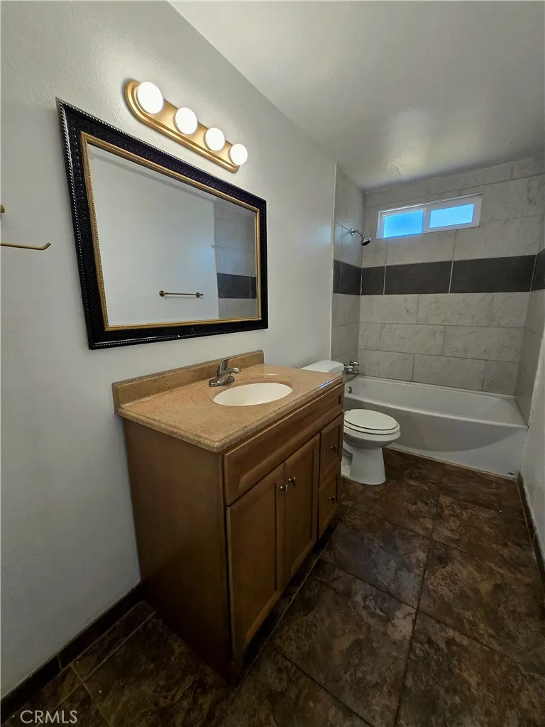 853 Douglas Court Hemet, CA 92543