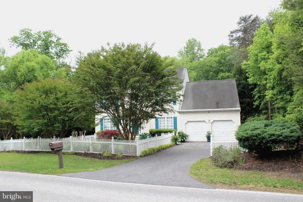 184 HICKORY POINT ROAD Pasadena, MD 21122