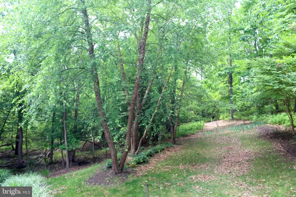 184 HICKORY POINT ROAD Pasadena, MD 21122