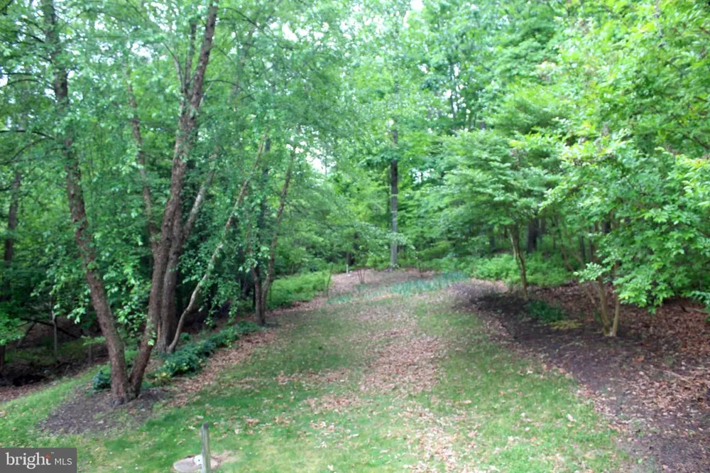 184 HICKORY POINT ROAD Pasadena, MD 21122