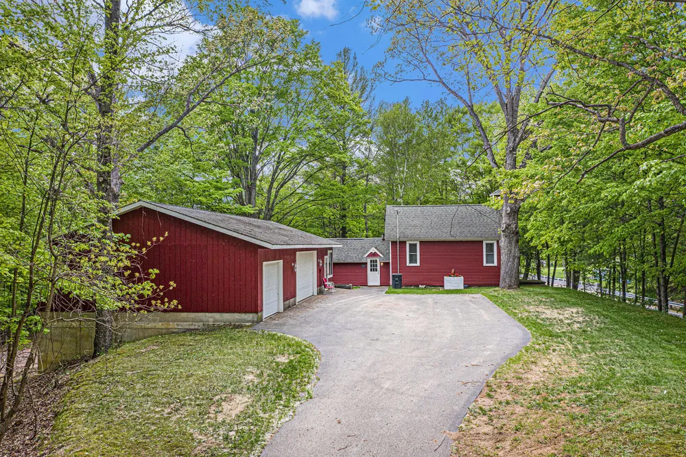 7777 E Washington Road Branch, MI 49402