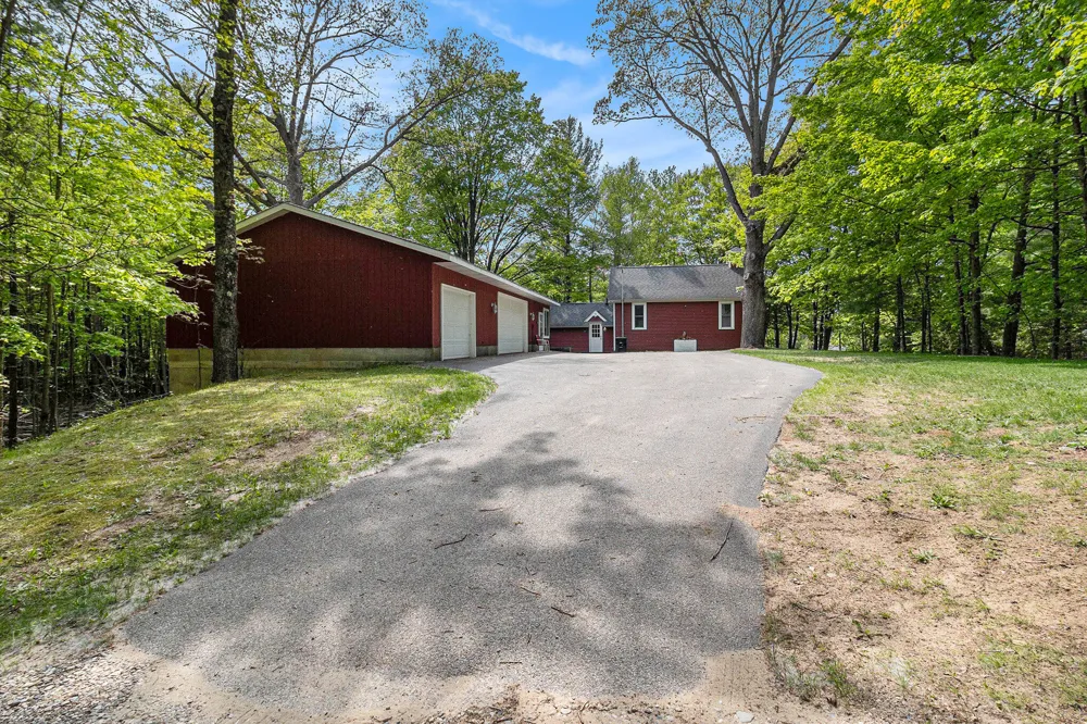 7777 E Washington Road Branch, MI 49402