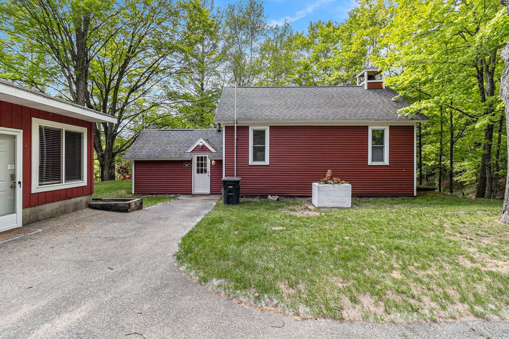 7777 E Washington Road Branch, MI 49402