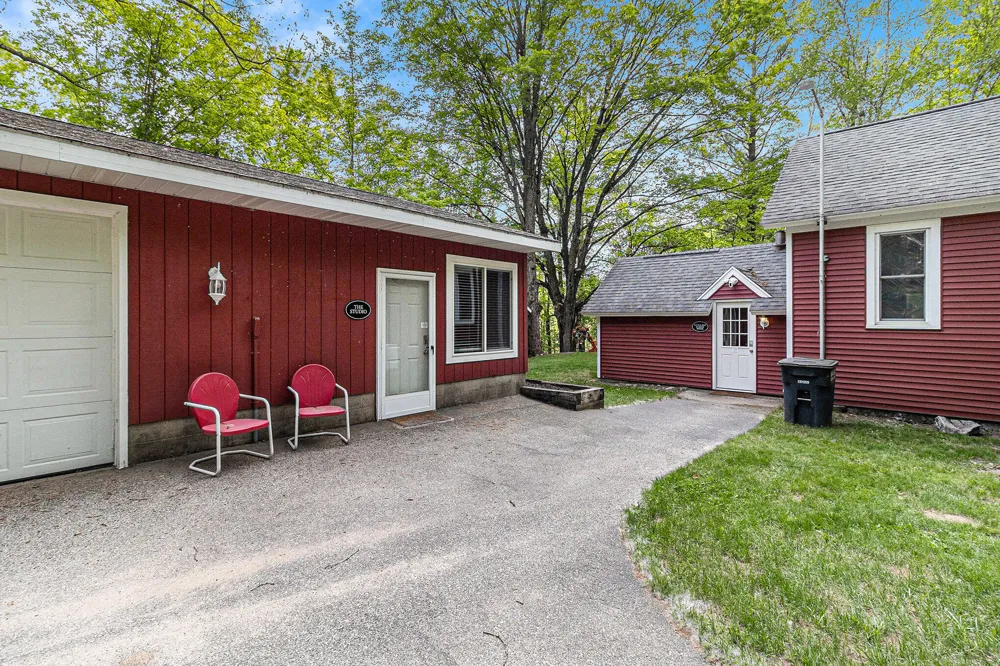 7777 E Washington Road Branch, MI 49402