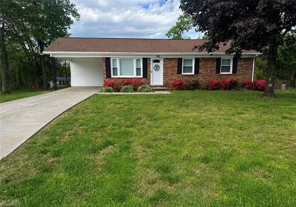 184 Shamrock Avenue Mount Airy, NC 27030