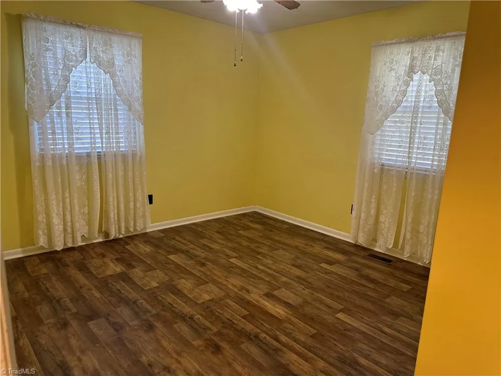184 Shamrock Avenue Mount Airy, NC 27030