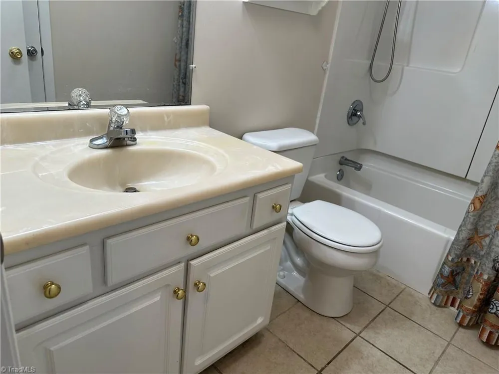 184 Shamrock Avenue Mount Airy, NC 27030