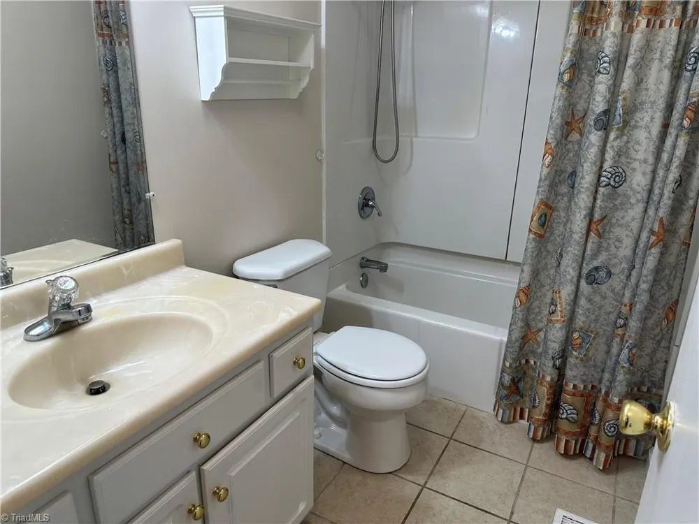 184 Shamrock Avenue Mount Airy, NC 27030