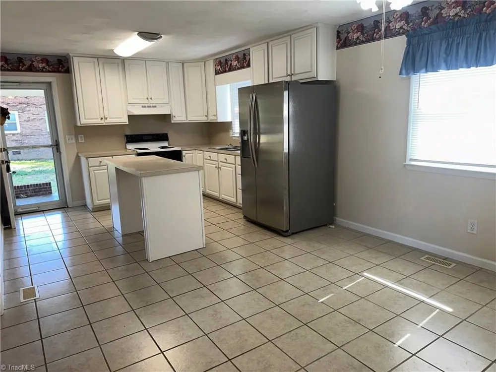 184 Shamrock Avenue Mount Airy, NC 27030
