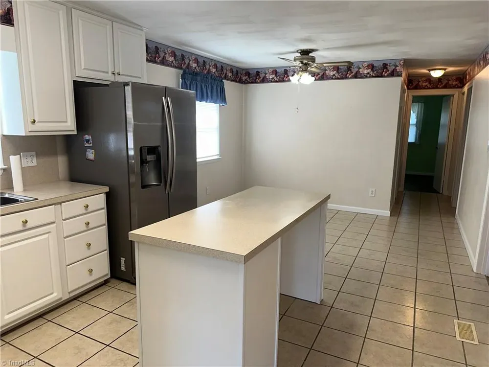 184 Shamrock Avenue Mount Airy, NC 27030