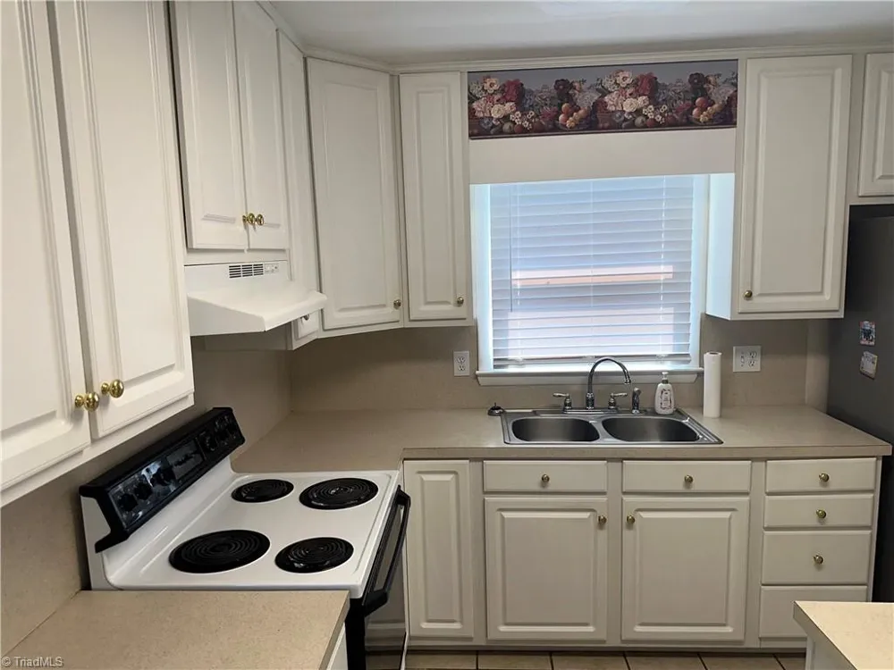 184 Shamrock Avenue Mount Airy, NC 27030