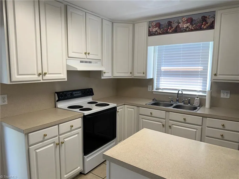 184 Shamrock Avenue Mount Airy, NC 27030