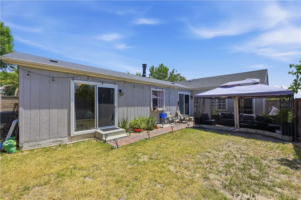 20123 Edgewater Canyon Country, CA 91351