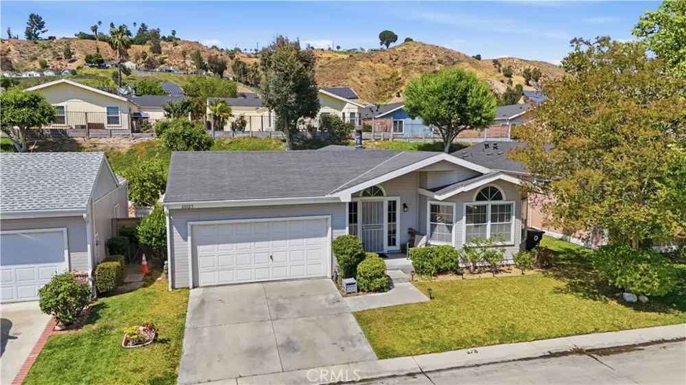 20123 Edgewater Canyon Country, CA 91351