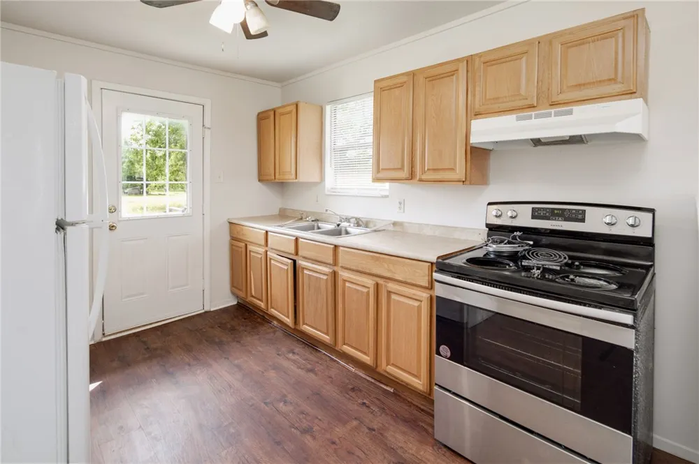 16077 State Highway 36 S Somerville, TX 77879