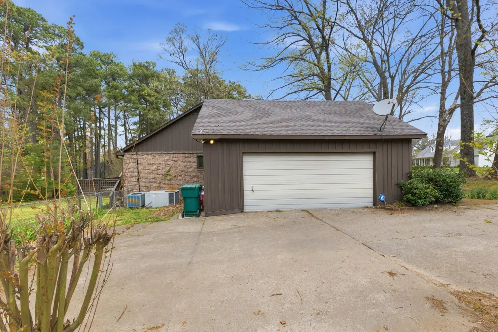 31 Colonial Cv Jackson, TN 38305