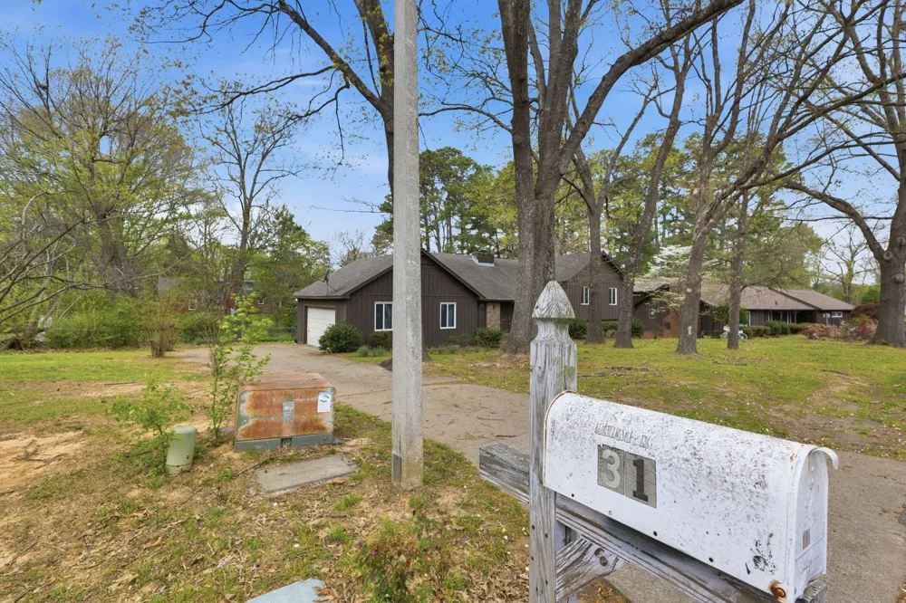 31 Colonial Cv Jackson, TN 38305