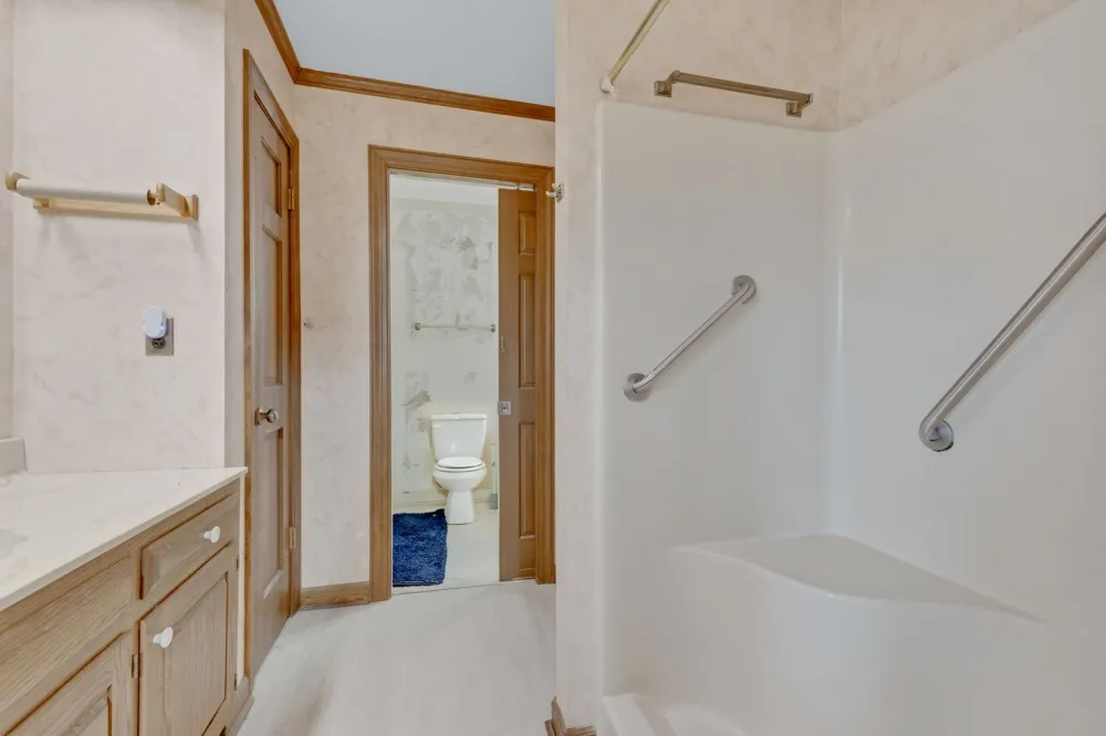 31 Colonial Cv Jackson, TN 38305