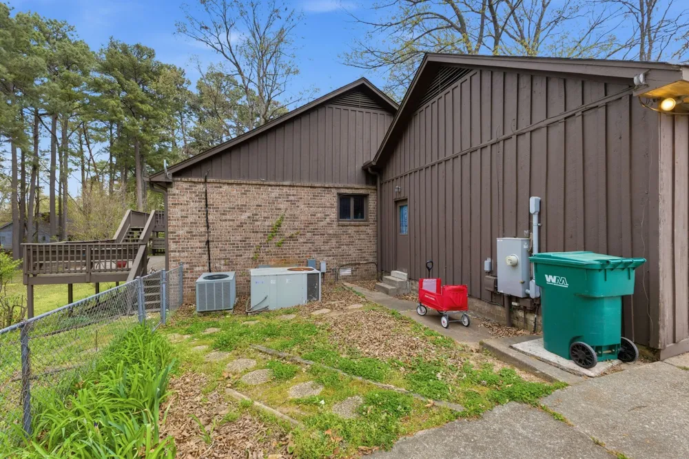 31 Colonial Cv Jackson, TN 38305