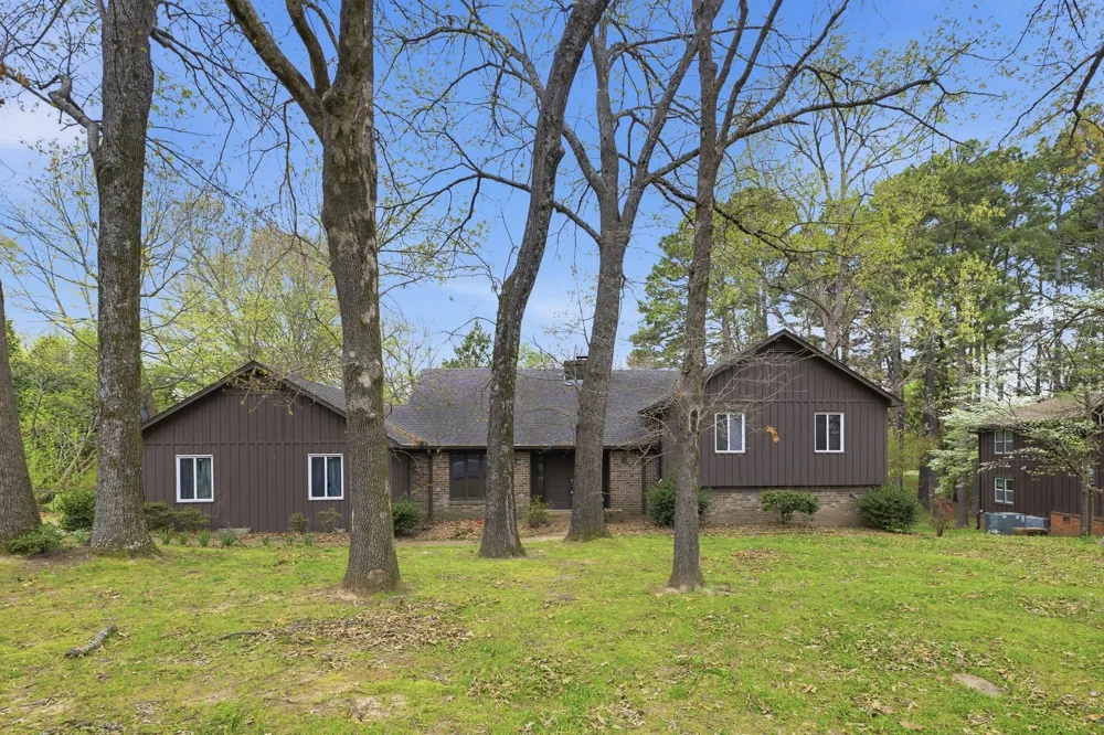 31 Colonial Cv Jackson, TN 38305