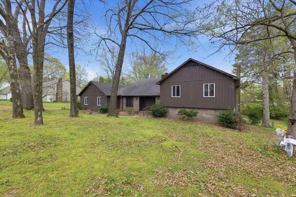 31 Colonial Cv Jackson, TN 38305