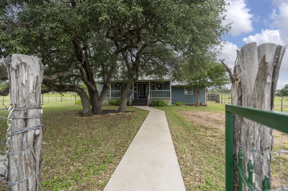 225 Ischar Lane Mason, TX 76856