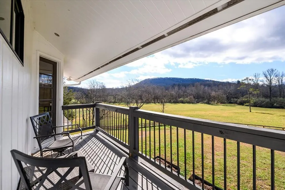 3274 HWY 255 N Sautee Nacoochee, GA 30571