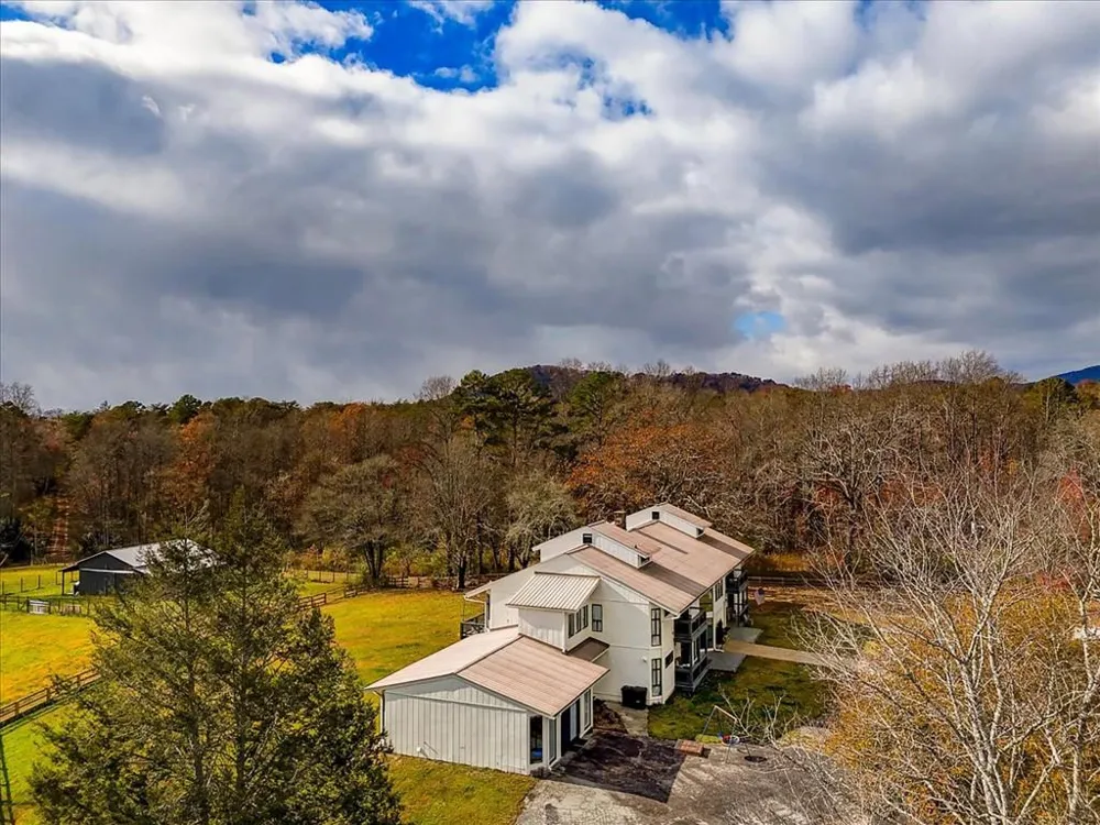 3274 HWY 255 N Sautee Nacoochee, GA 30571