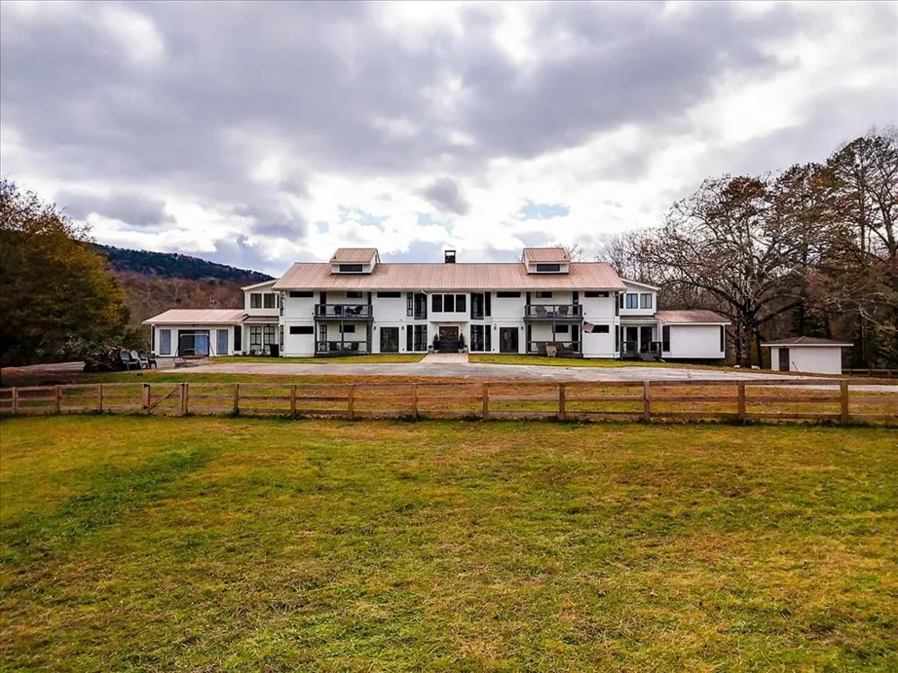 3274 HWY 255 N Sautee Nacoochee, GA 30571