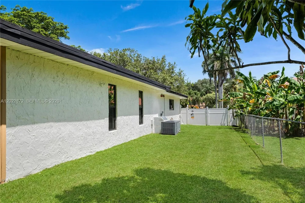 11640 SW 37th Ct Davie, FL 33330