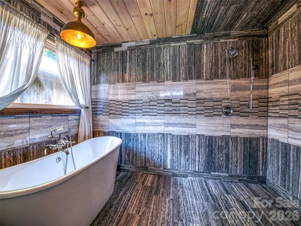 461 Ferguson Cove Loop Clyde, NC 28721