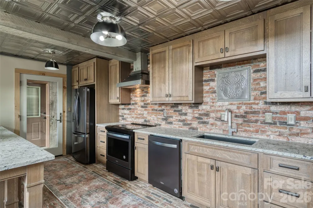 461 Ferguson Cove Loop Clyde, NC 28721