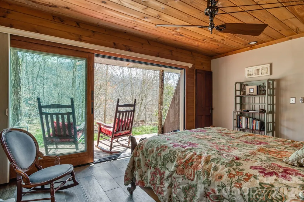461 Ferguson Cove Loop Clyde, NC 28721