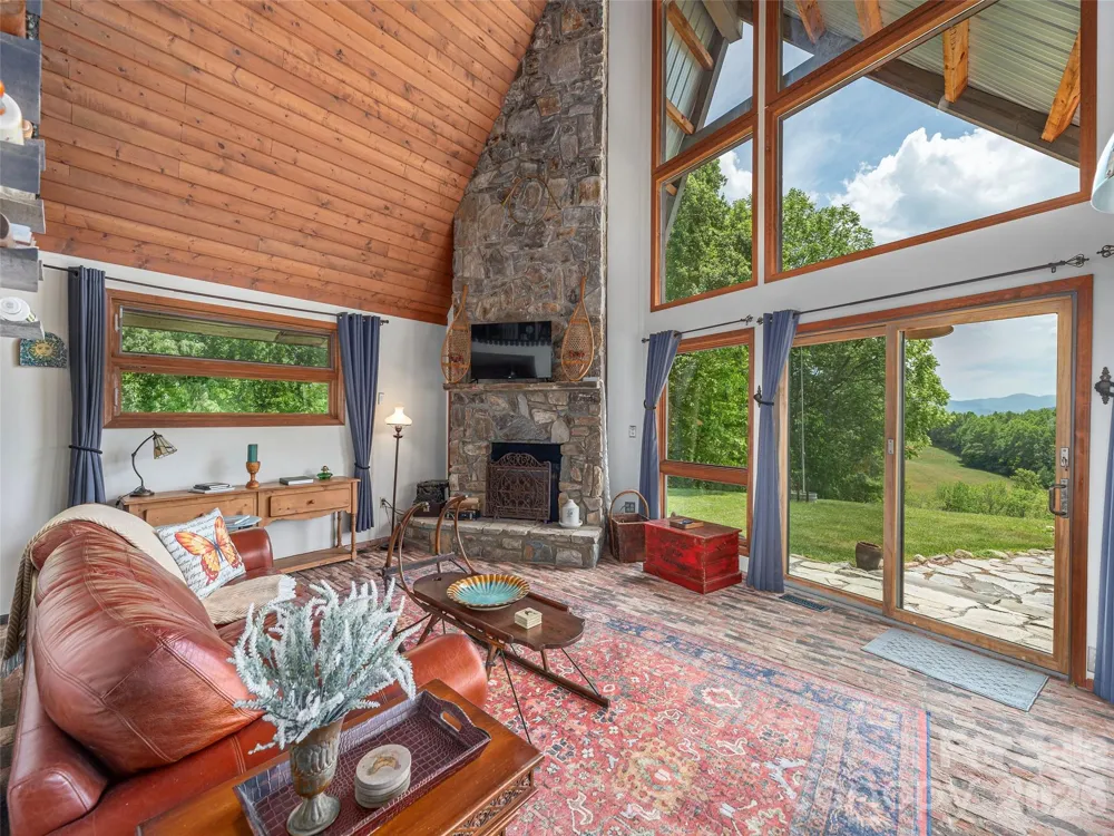 461 Ferguson Cove Loop Clyde, NC 28721