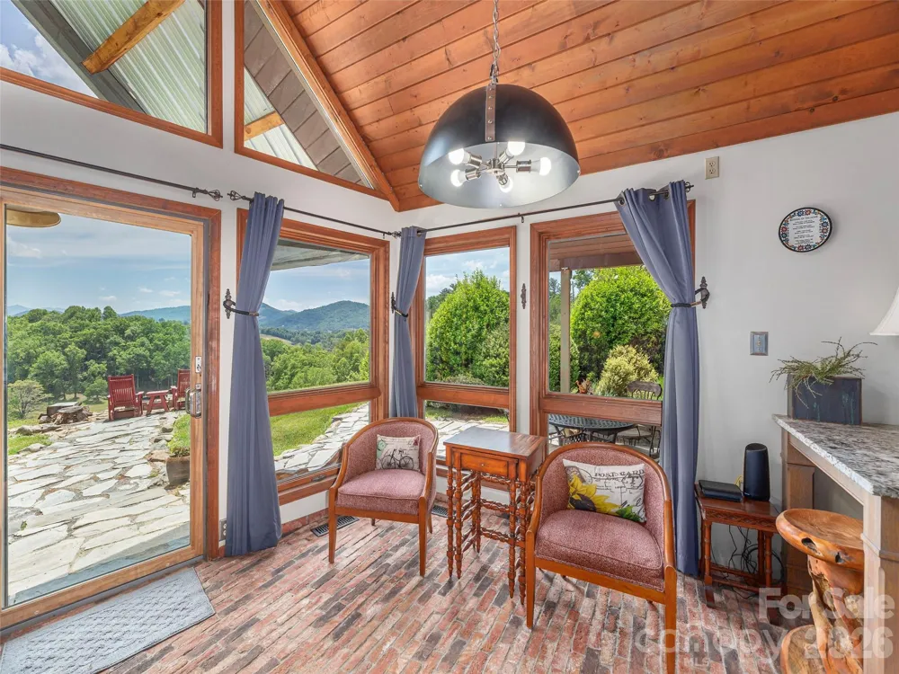 461 Ferguson Cove Loop Clyde, NC 28721