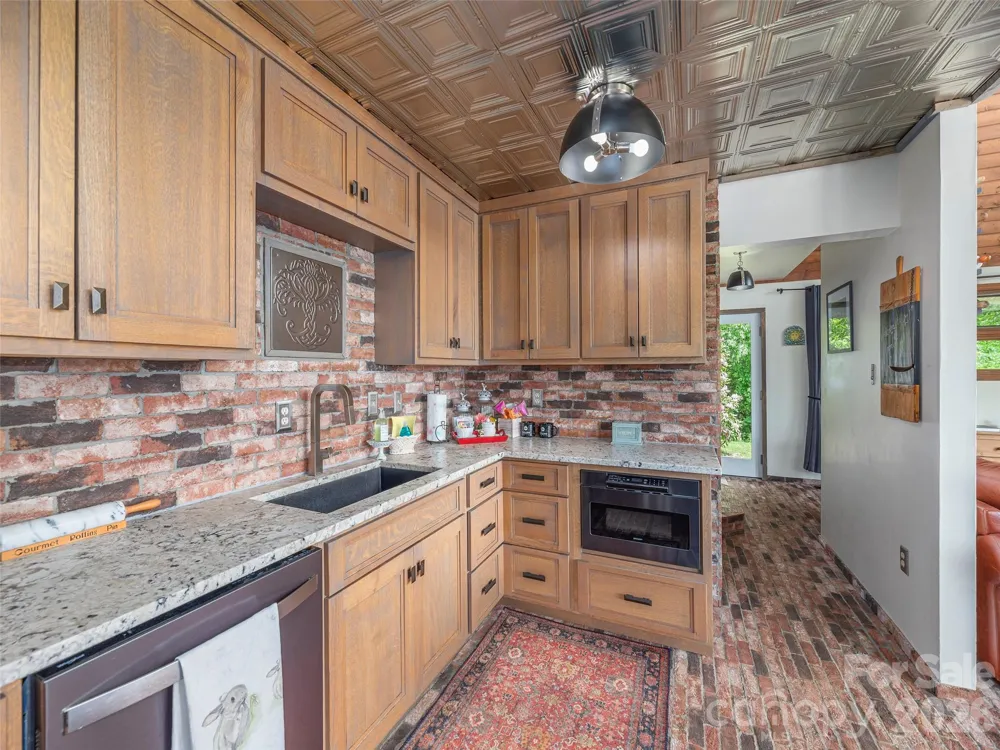 461 Ferguson Cove Loop Clyde, NC 28721