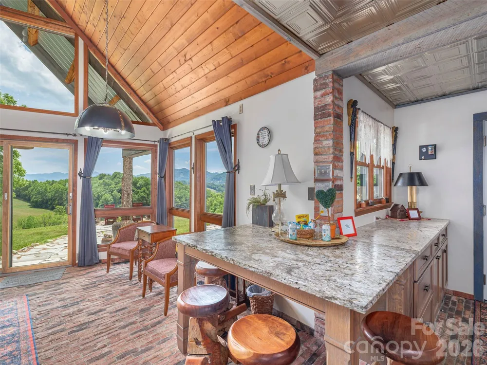 461 Ferguson Cove Loop Clyde, NC 28721