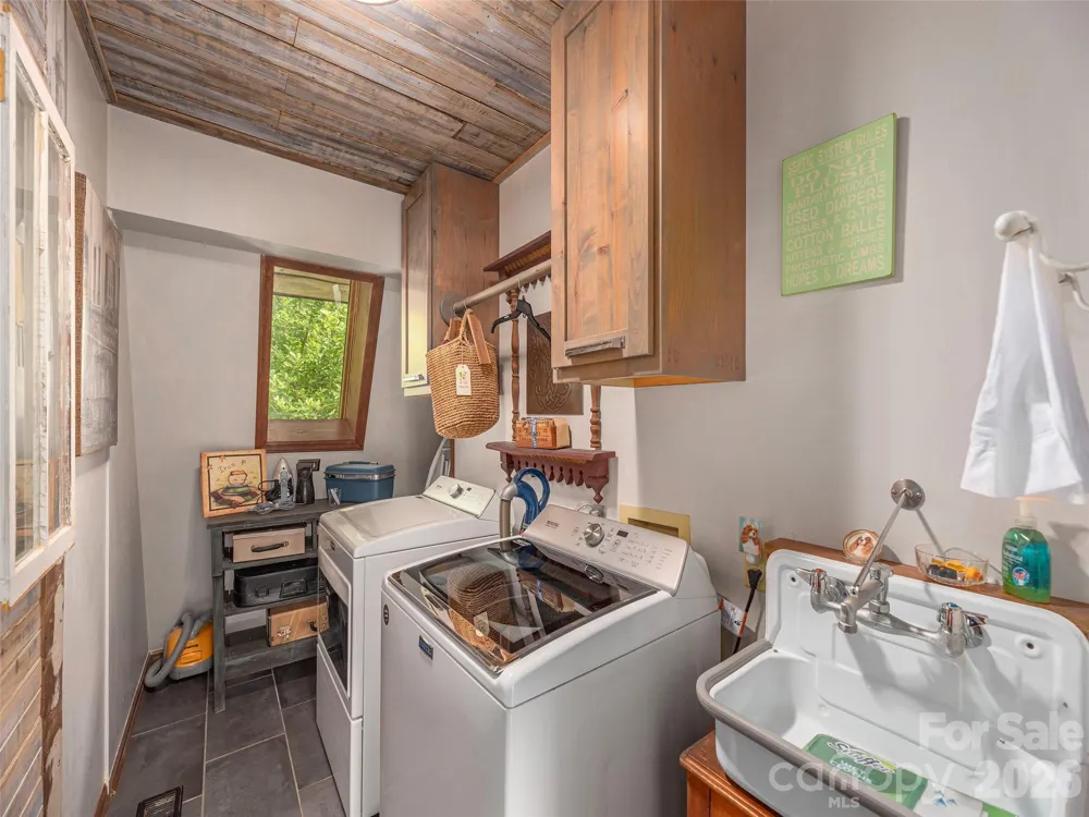 461 Ferguson Cove Loop Clyde, NC 28721