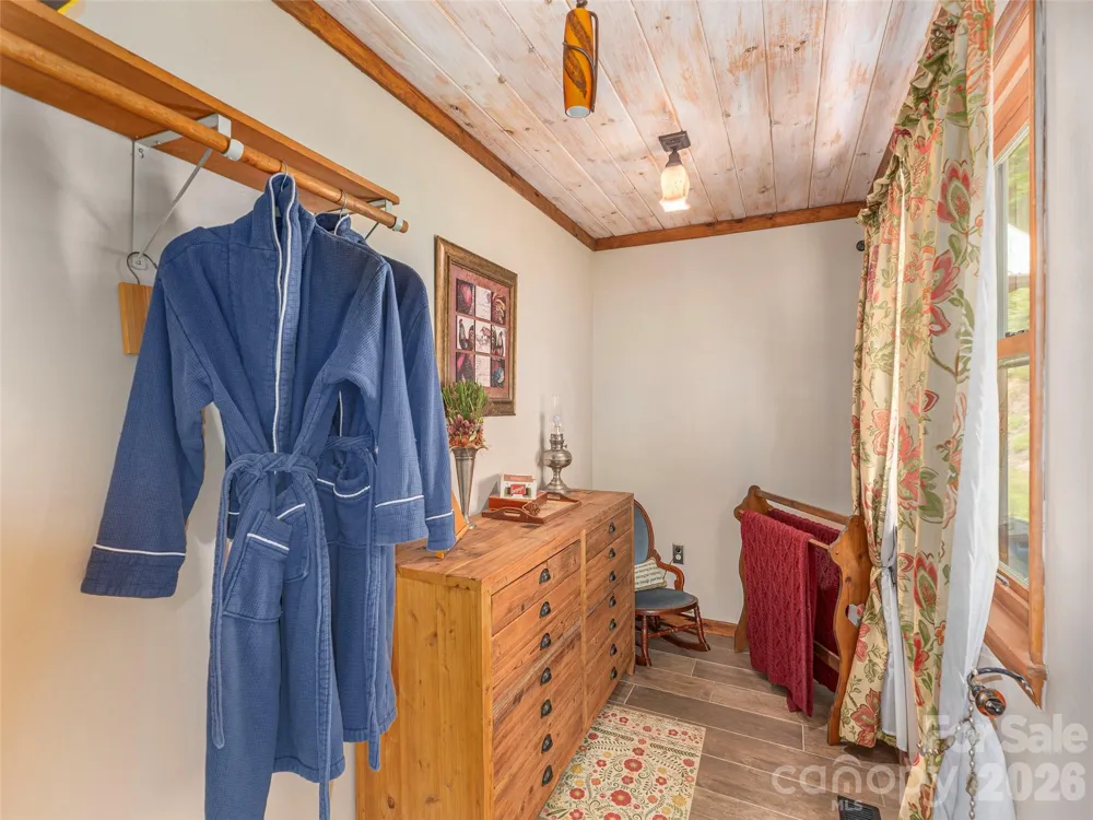 461 Ferguson Cove Loop Clyde, NC 28721