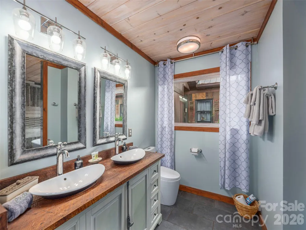 461 Ferguson Cove Loop Clyde, NC 28721